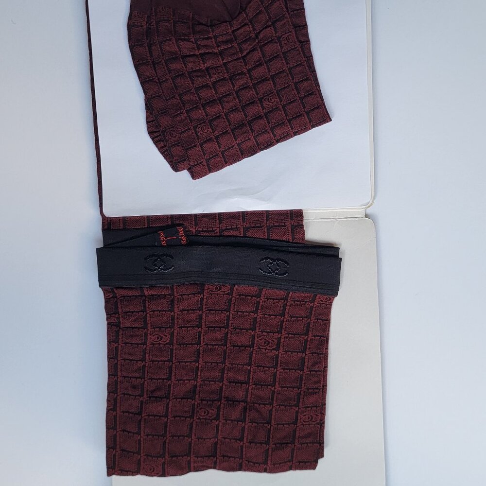 CHANEL Tights Size 2 New Bordeaux & Black CC logos - Picture 5 of 8